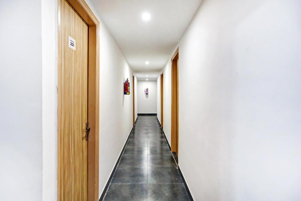 Oyo 81641 Collection O Hotel A1 Residency 뉴델리 외부 사진