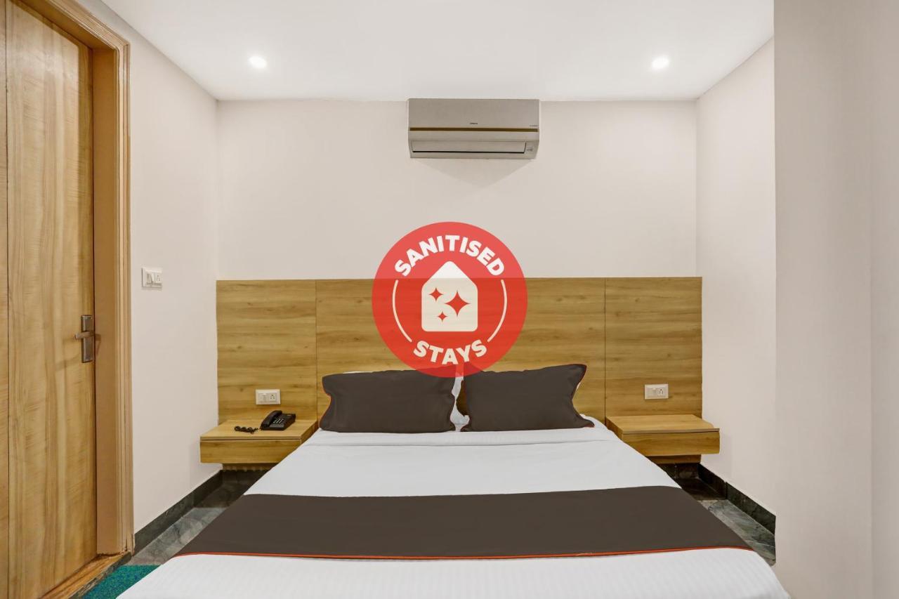 Oyo 81641 Collection O Hotel A1 Residency 뉴델리 외부 사진