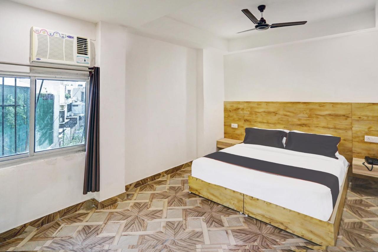 Oyo 81641 Collection O Hotel A1 Residency 뉴델리 외부 사진