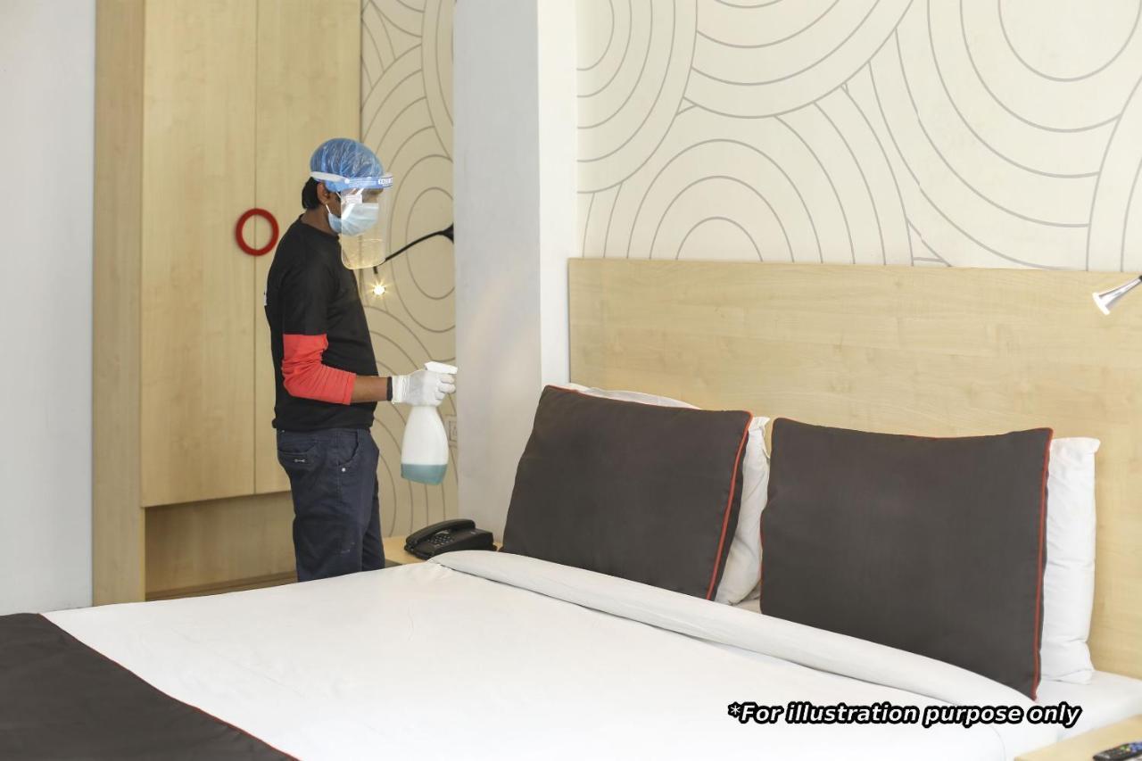 Oyo 81641 Collection O Hotel A1 Residency 뉴델리 외부 사진