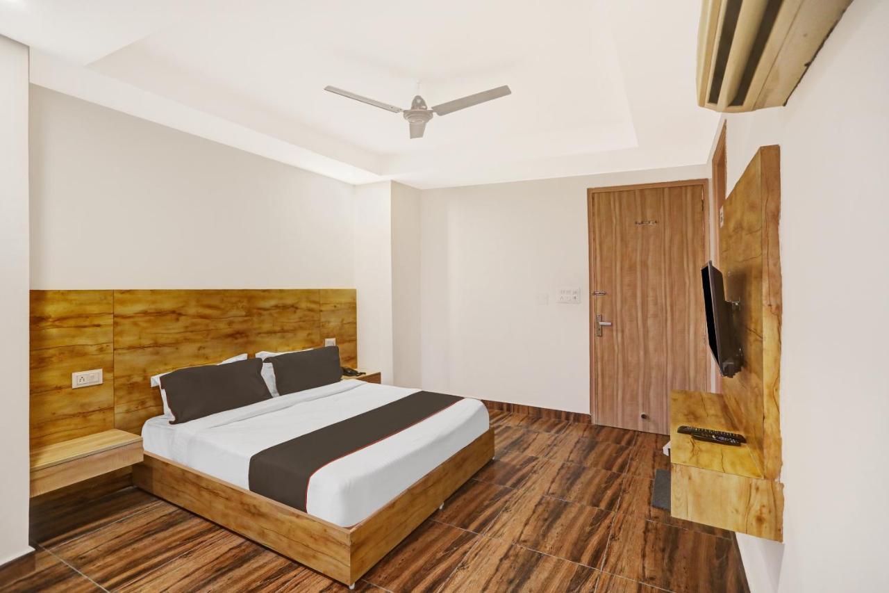 Oyo 81641 Collection O Hotel A1 Residency 뉴델리 외부 사진